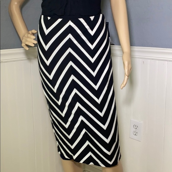 NWT Mossimo Pencil Chevron Skirt L - Picture 2 of 10